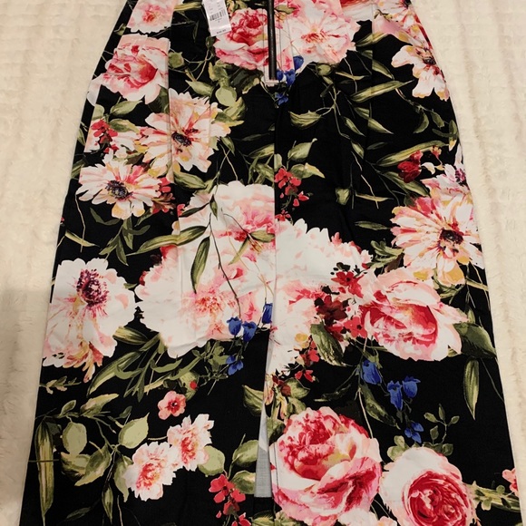 7th AVENUE - PENCIL SKIRT FLORAL (buy one or both) FIRM PRICE - Picture 10 of 13